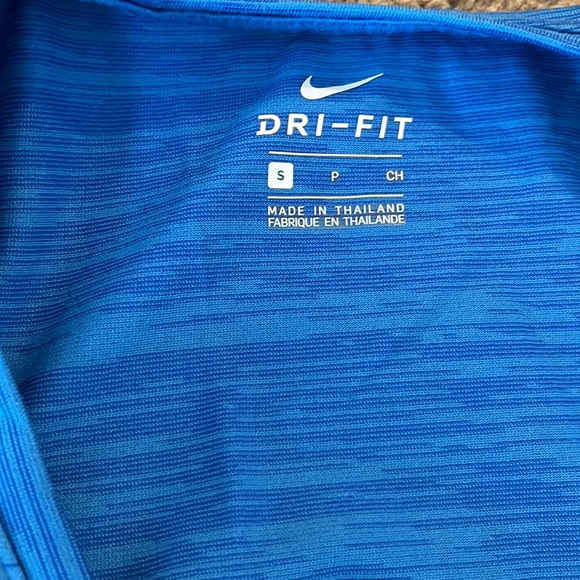 Bundle of 3 Nike racerback Dri-Fit tanks - Picture 3 of 5